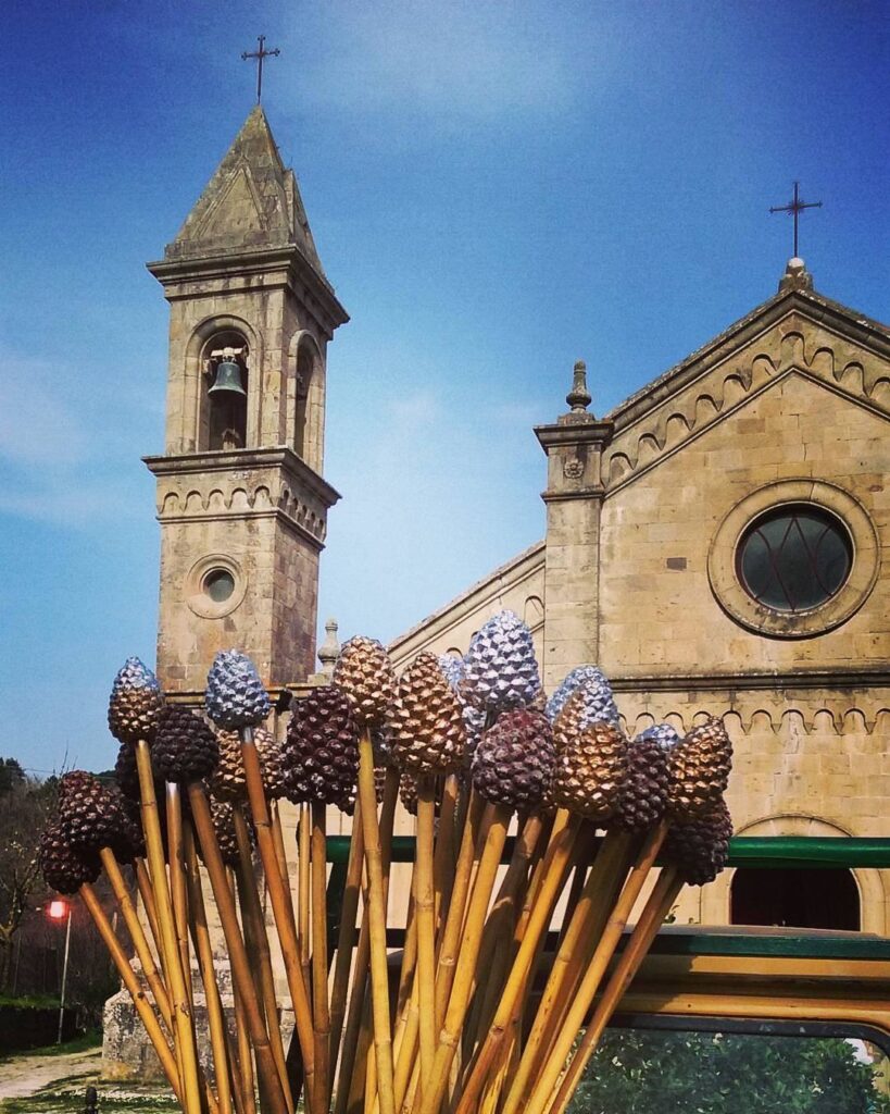 Una storia d'amore che si perpetua fin dall'antichità nelle tradizioni locali e che ancora oggi anima la domenica dopo Pasqua sul Monte Amiata, a Montelaterone.