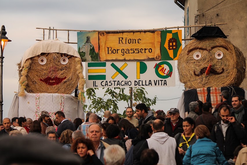 La consigliera della proloco di Campiglia d'Orcia racconta la tradizionale Festa del Marrone che si svolge nel mese di Ottobre