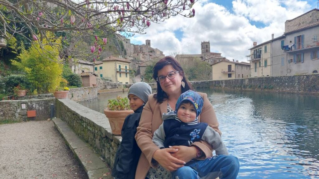 Il punto di incontro con la guida e' Piazza Garibaldi, di fronte al Palazzo Sforza sede del Comune e dell'Ufficio Turistico. La visita sara' una passeggiata alla portata di tutti, dal terziere di Cast...