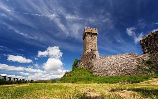 All'interno sarà possibile accedere sia al parco che al museo , come servizio per i visitatori troverete anche un punto ristoro /bar situato in posizione panoramica sulla valle, dove potrete pranzare...