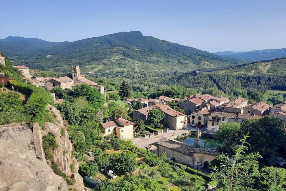 Santa Fiora, Amiata tra boschi, miniere e terme dell'amiata. Trekking e cultura sul monte amiata in Toscana.