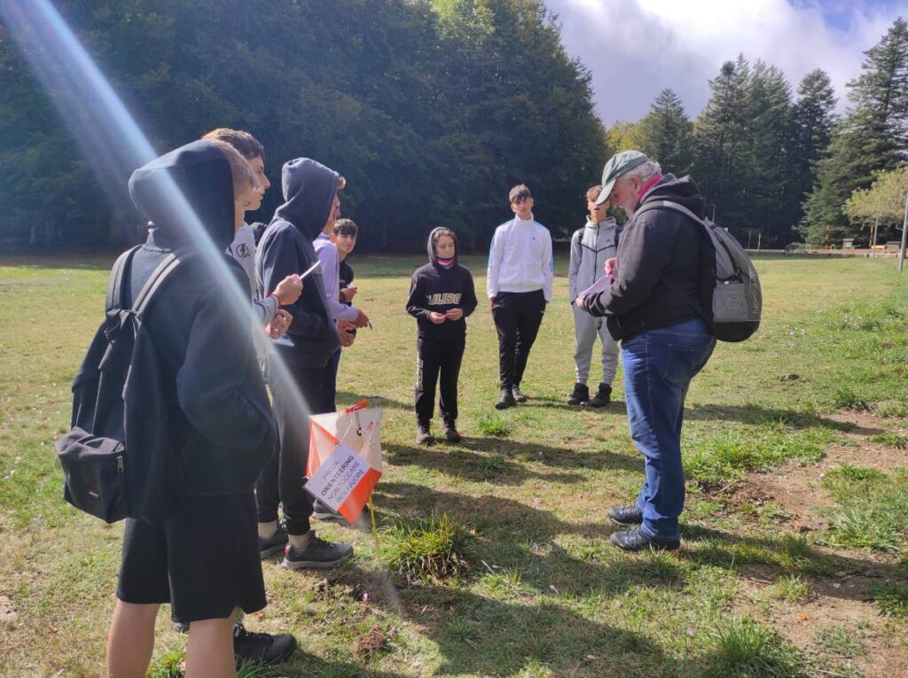 Corso di Orienteering Impara a muoverti con sicurezza nel bosco, in montagna o in qualsiasi ambiente grazie all' orienteering. Questo corso è pensato per principianti e appassionati che vogliono ...