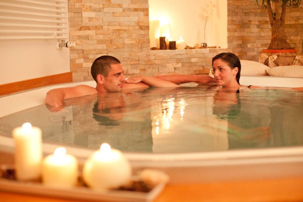 Relax, vino e natura: lesperienza perfetta per ritrovare equilibrio e complicità nel cuore del Monte Amiata. Il pacchetto include: - Visita in cantina per 2 con degustazione di vino locale presso az...