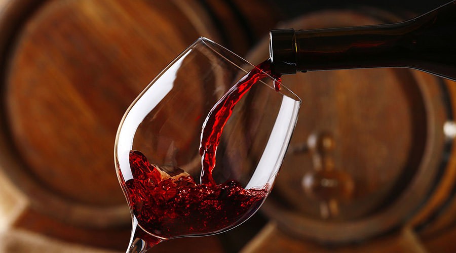 Un viaggio tra vigne, cantina e degustazioni Montecucco DOC, seguito da un pranzo per due che esalta i sapori del territorio. Il pacchetto include: - Visita in cantina per 2 con degustazione di vino...